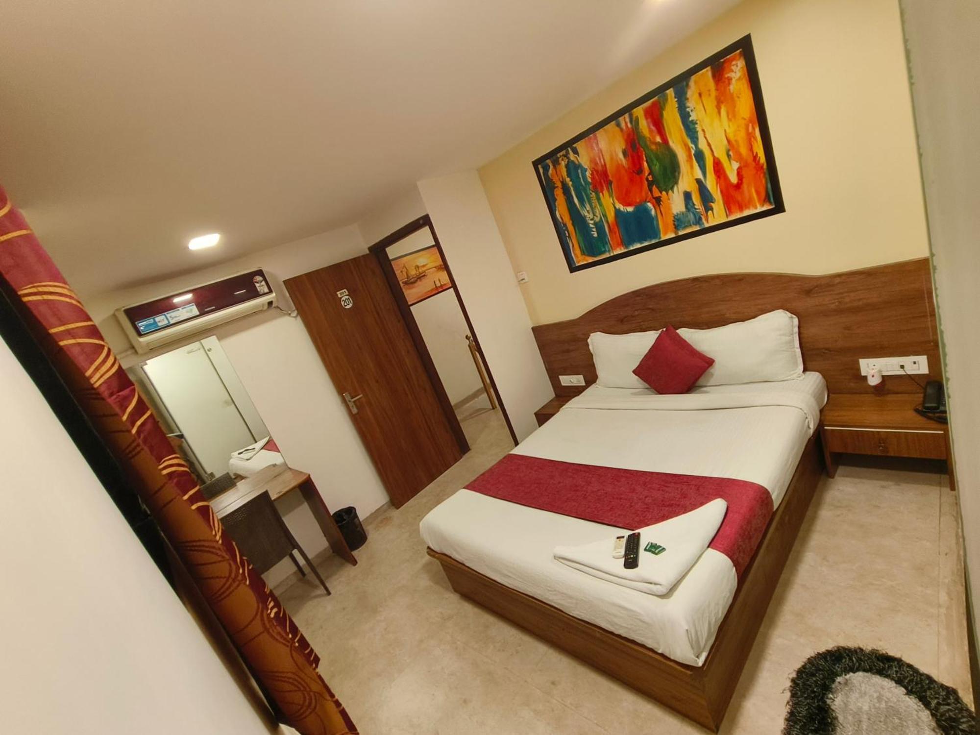 Hotel Beach Crown Juhu Bombaj Zewnętrze zdjęcie
