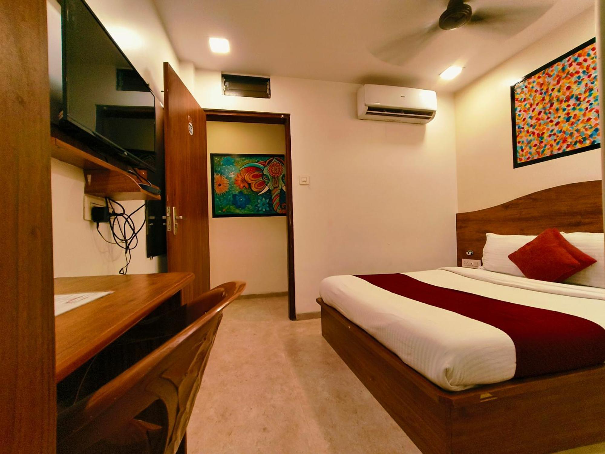Hotel Beach Crown Juhu Bombaj Zewnętrze zdjęcie